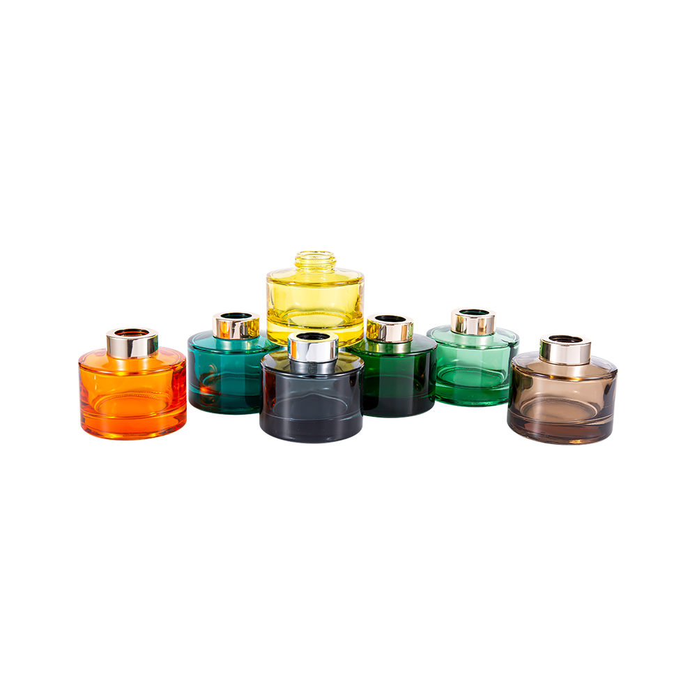 100 ml farbbeschichtete Diffusorflasche mit 28 mm großer UV-Aluminiumkappe